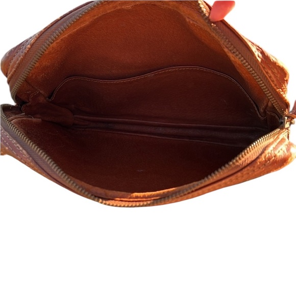 Louis Vuitton LV Vintage Monogram Wristlet Clutch with Corner Wear - Picture 8 of 10